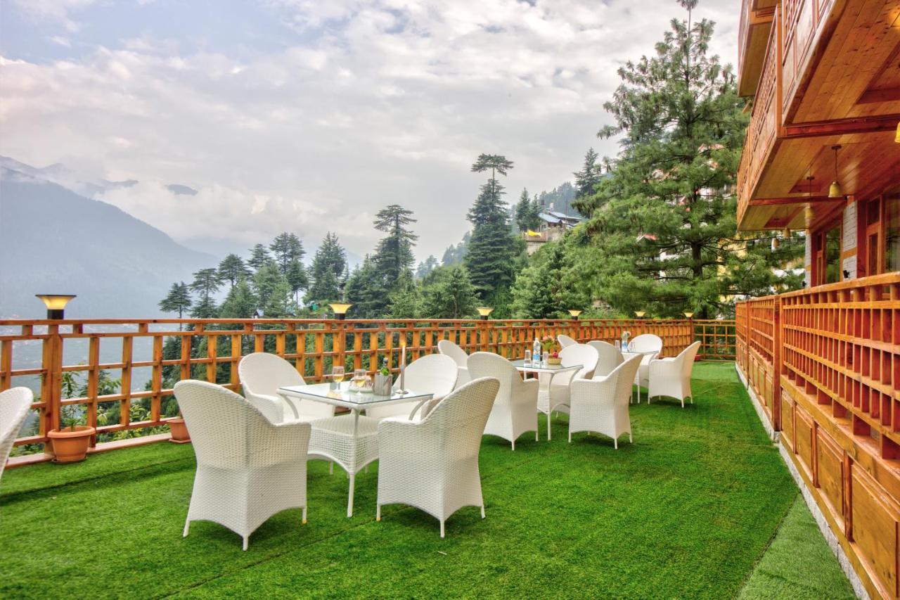 The Holiday Villa Resorts & Spa Manāli Exteriör bild
