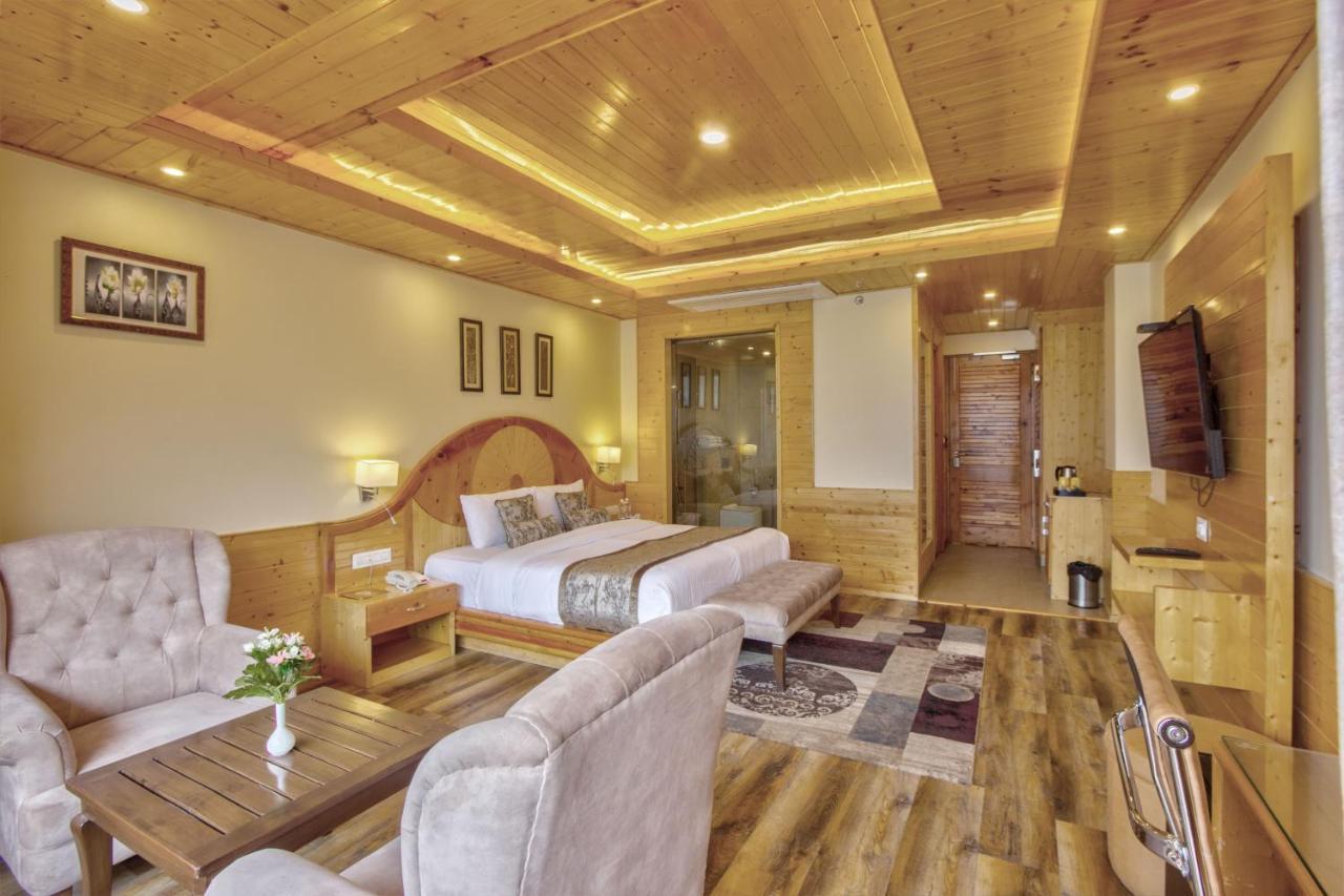 The Holiday Villa Resorts & Spa Manāli Exteriör bild