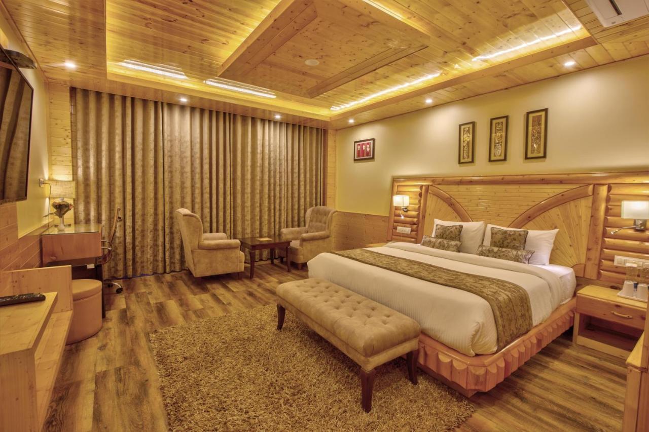 The Holiday Villa Resorts & Spa Manāli Exteriör bild