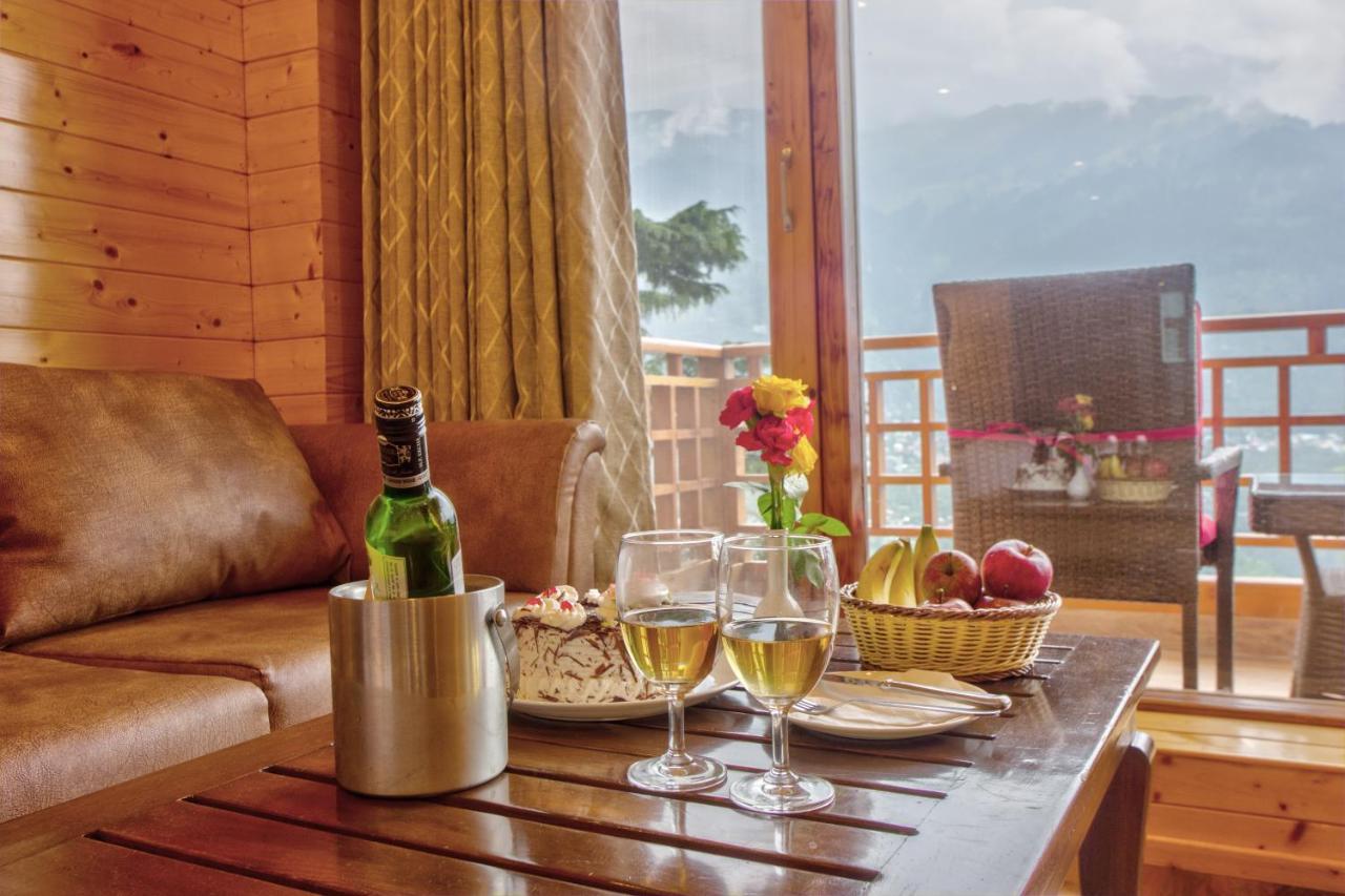 The Holiday Villa Resorts & Spa Manāli Exteriör bild