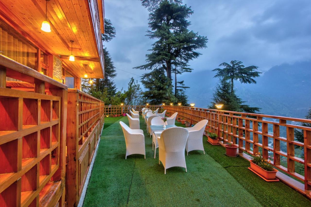 The Holiday Villa Resorts & Spa Manāli Exteriör bild